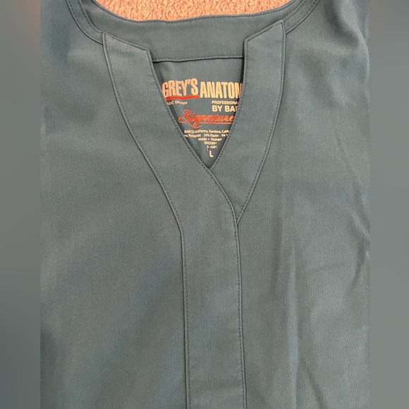 Scrub tops: Grey’s Anatomy, blue and teal, size large - Picture 5 of 5